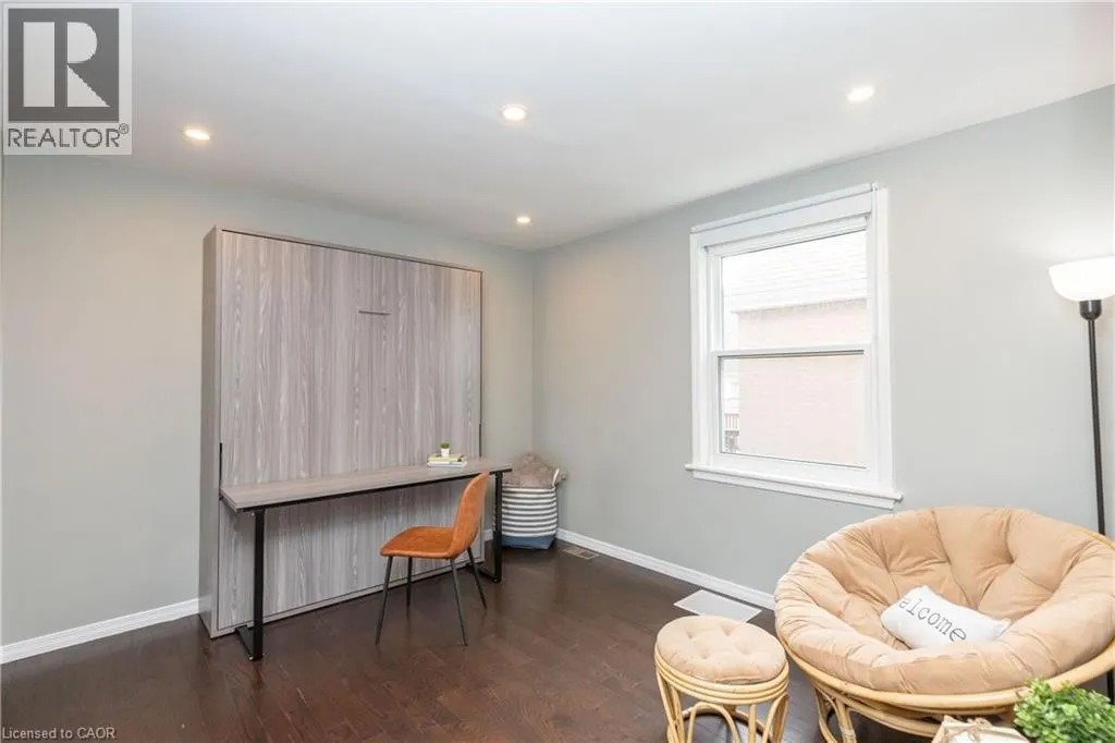 4 SUNNING HILL Avenue Unit# UPPER, #UPPER