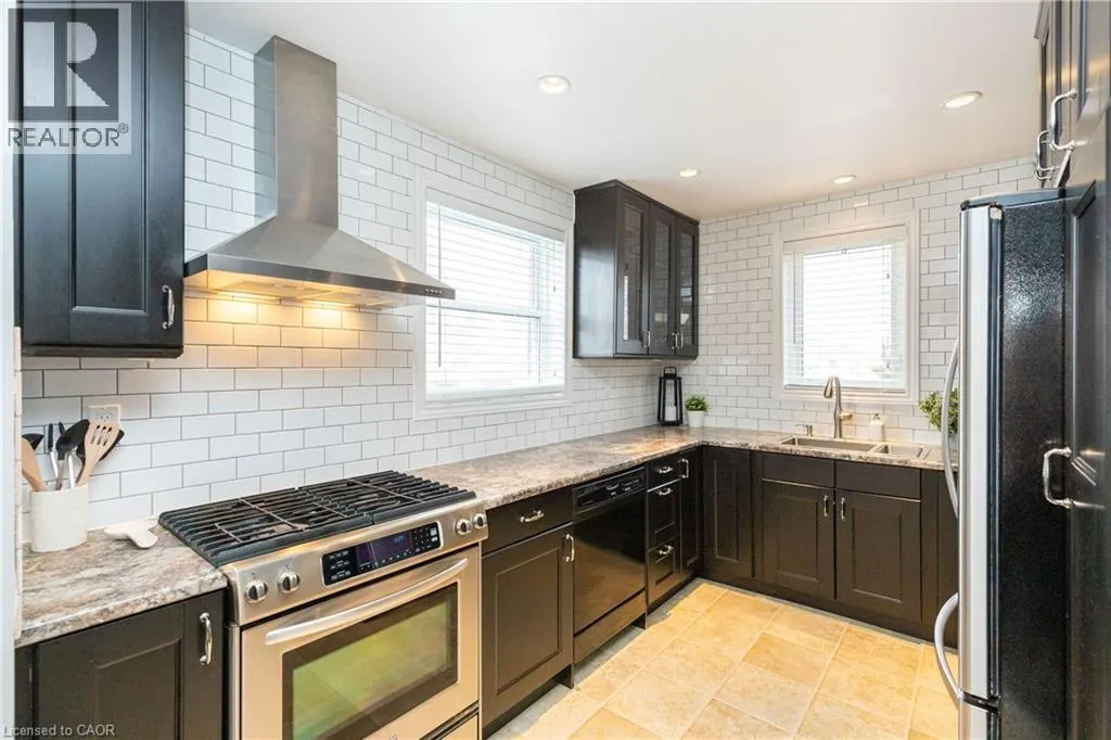4 SUNNING HILL Avenue Unit# UPPER, #UPPER