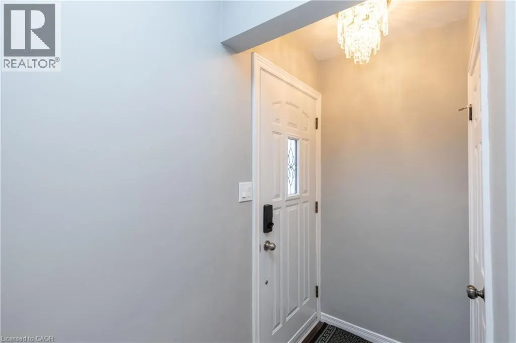 4 SUNNING HILL Avenue Unit# UPPER, #UPPER