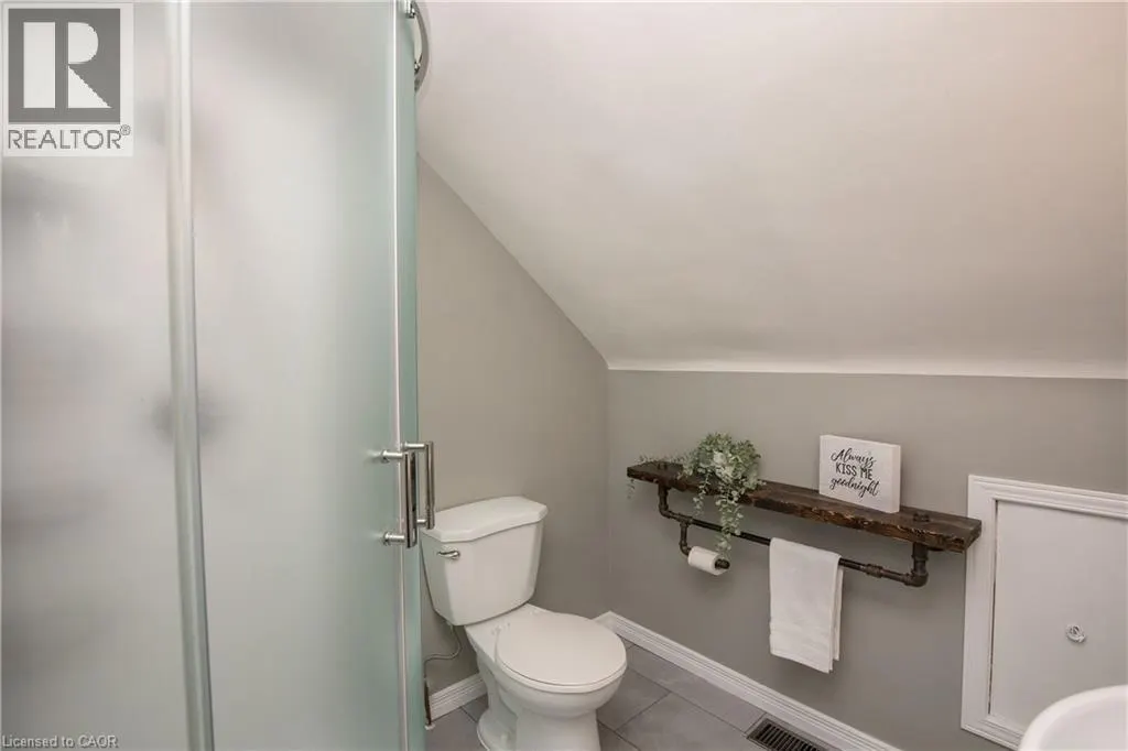 4 SUNNING HILL Avenue Unit# UPPER, #UPPER