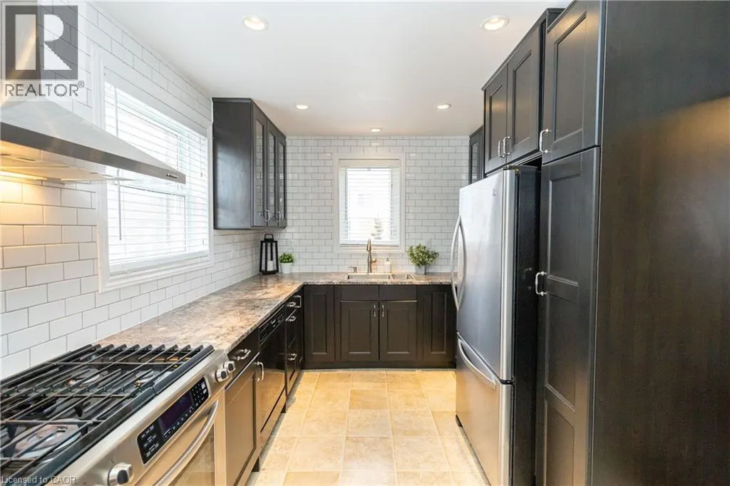 4 SUNNING HILL Avenue Unit# UPPER, #UPPER
