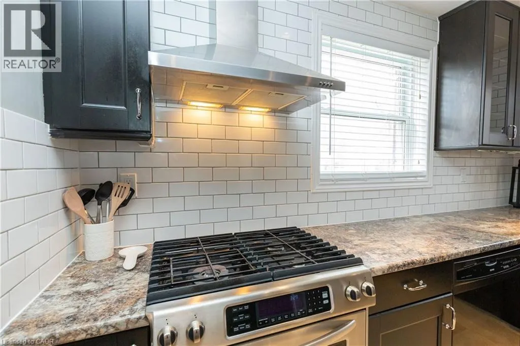 4 SUNNING HILL Avenue Unit# UPPER, #UPPER
