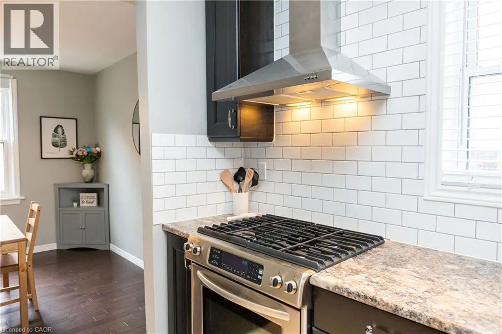 4 SUNNING HILL Avenue Unit# UPPER, #UPPER