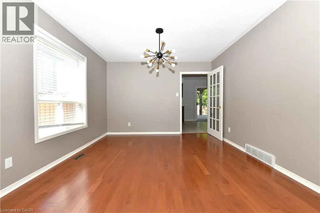 6 SHADYRIDGE Place