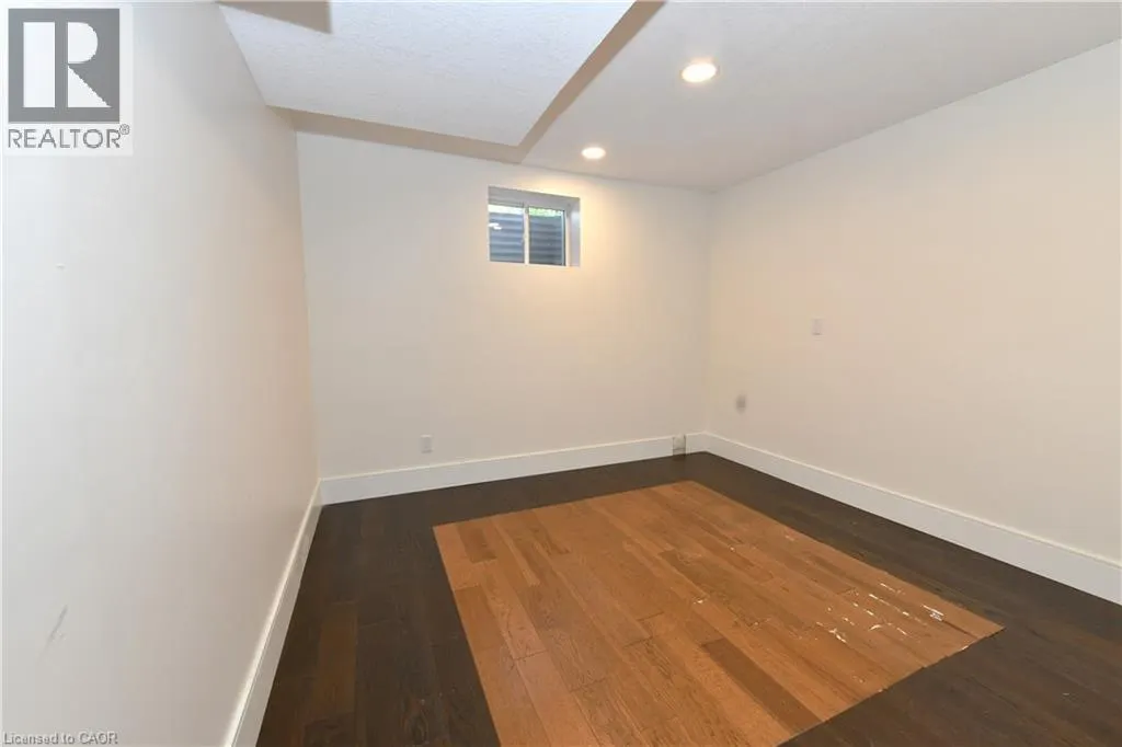 6 SHADYRIDGE Place