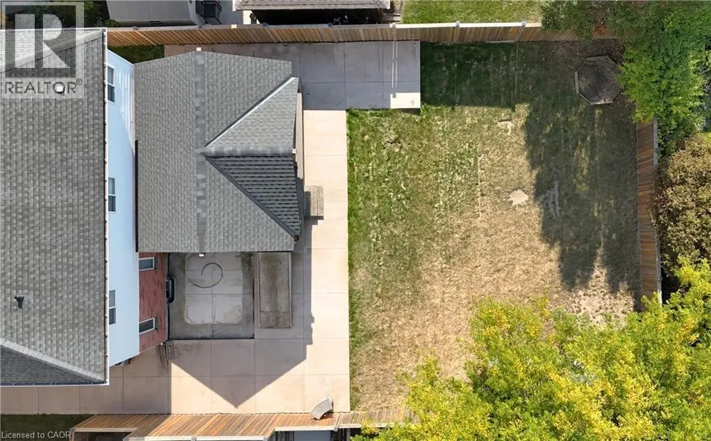 6 SHADYRIDGE Place