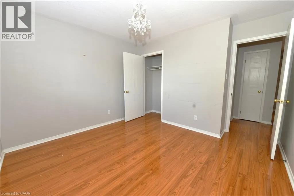 6 SHADYRIDGE Place