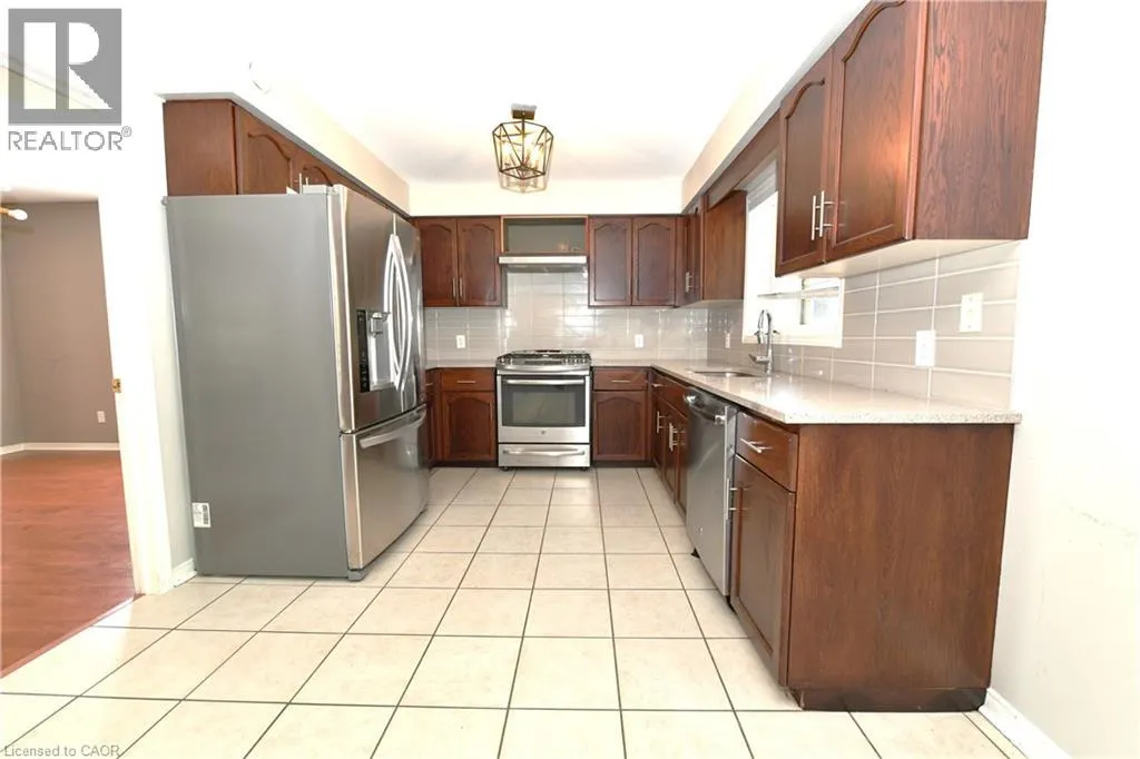 6 SHADYRIDGE Place