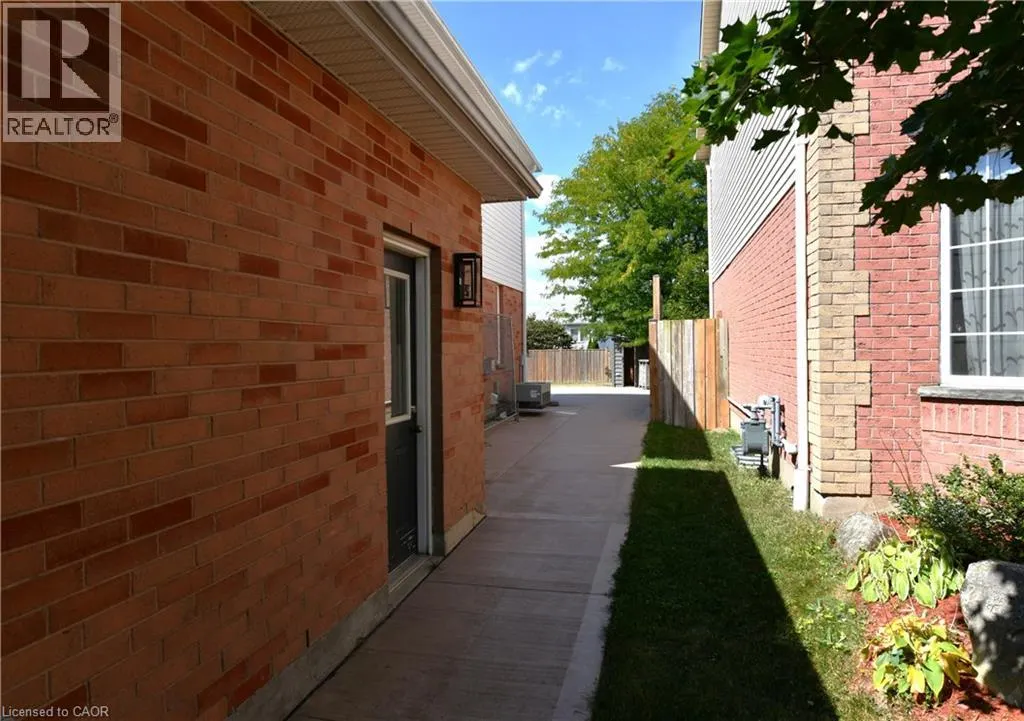 6 SHADYRIDGE Place