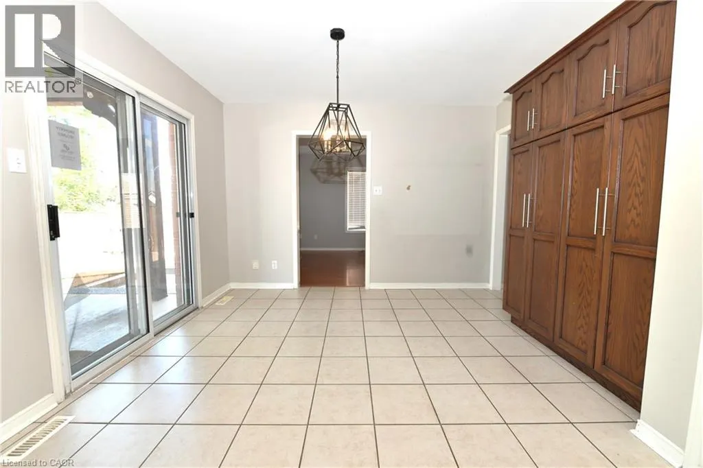 6 SHADYRIDGE Place