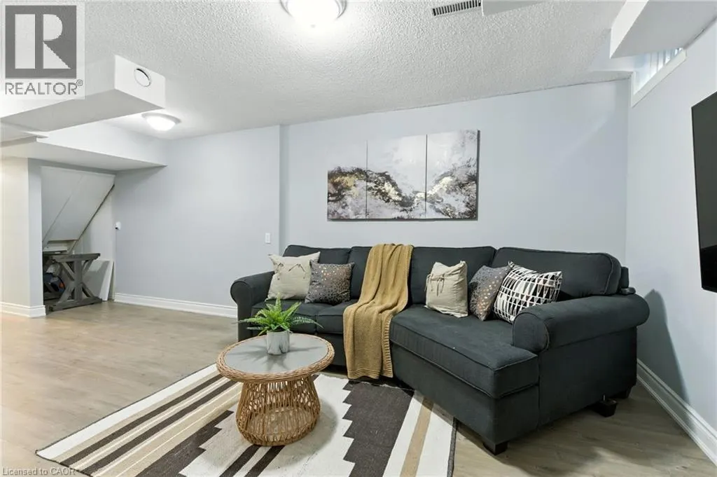 1 ROYALWOOD Court Unit# 5, #5