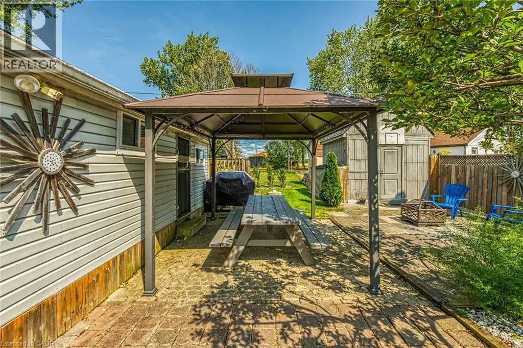 17 MAPLE Lane