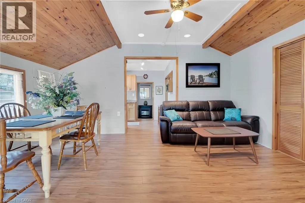 17 MAPLE Lane