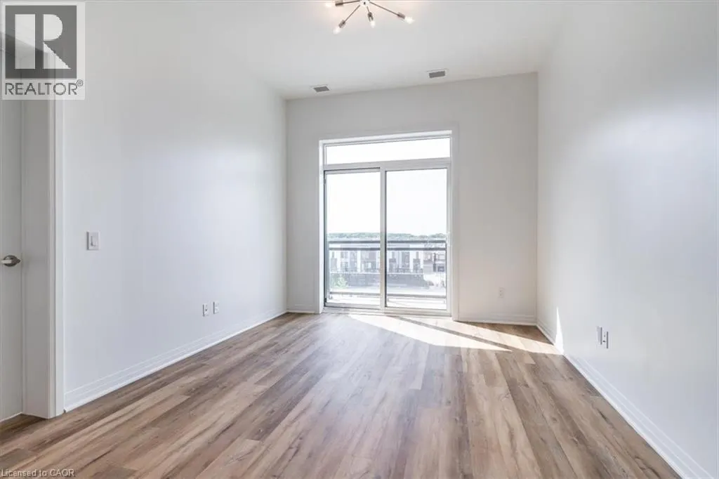 95 DUNDAS Street W Unit# 404, #404