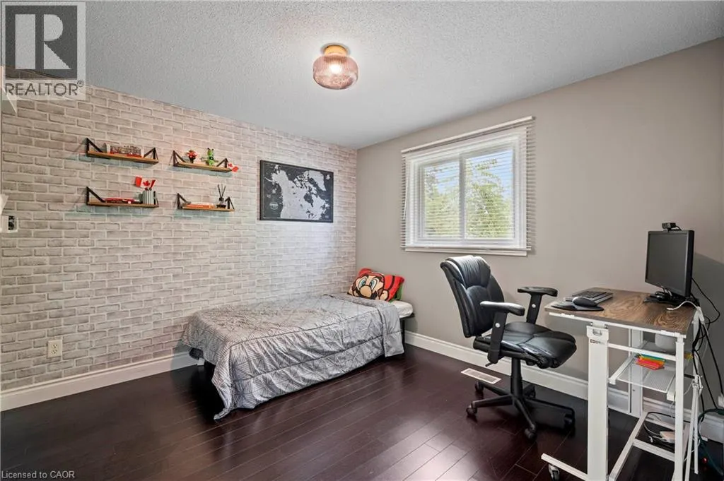 66 HIGH ACRES Crescent