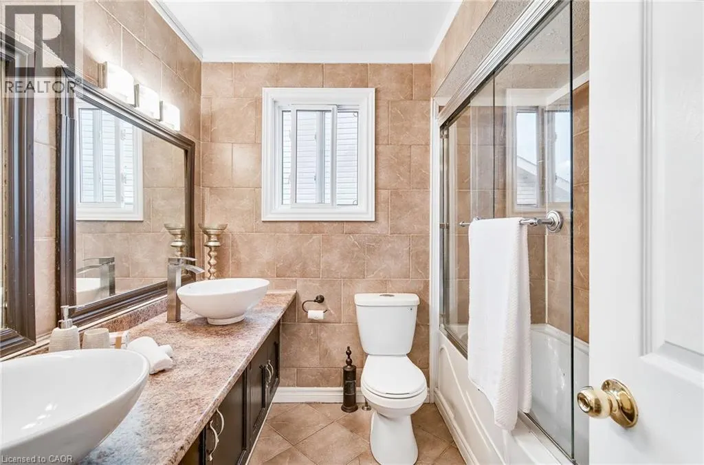 14 ASHRIDGE Place