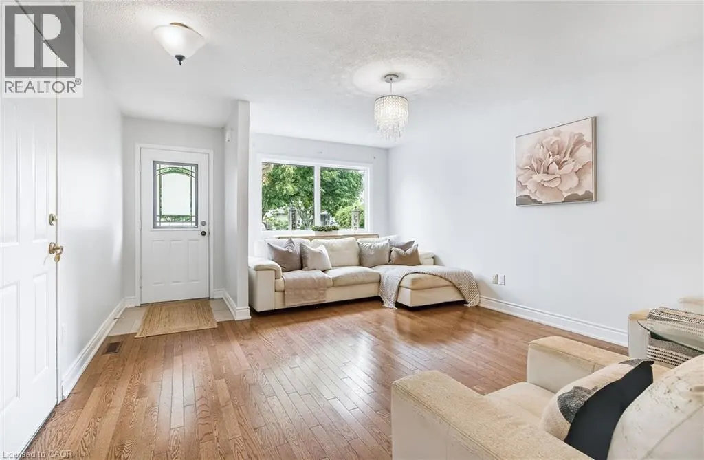 14 ASHRIDGE Place