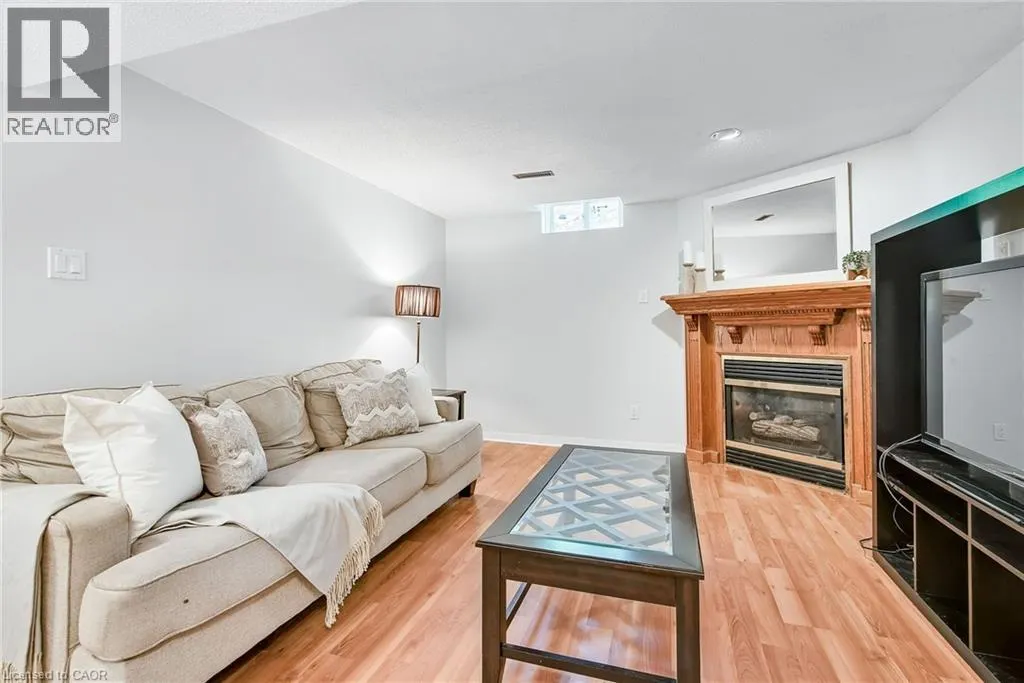 14 ASHRIDGE Place