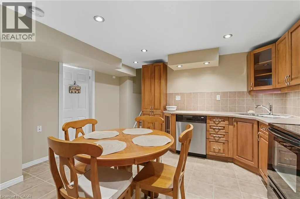 20 DIAMOND Court
