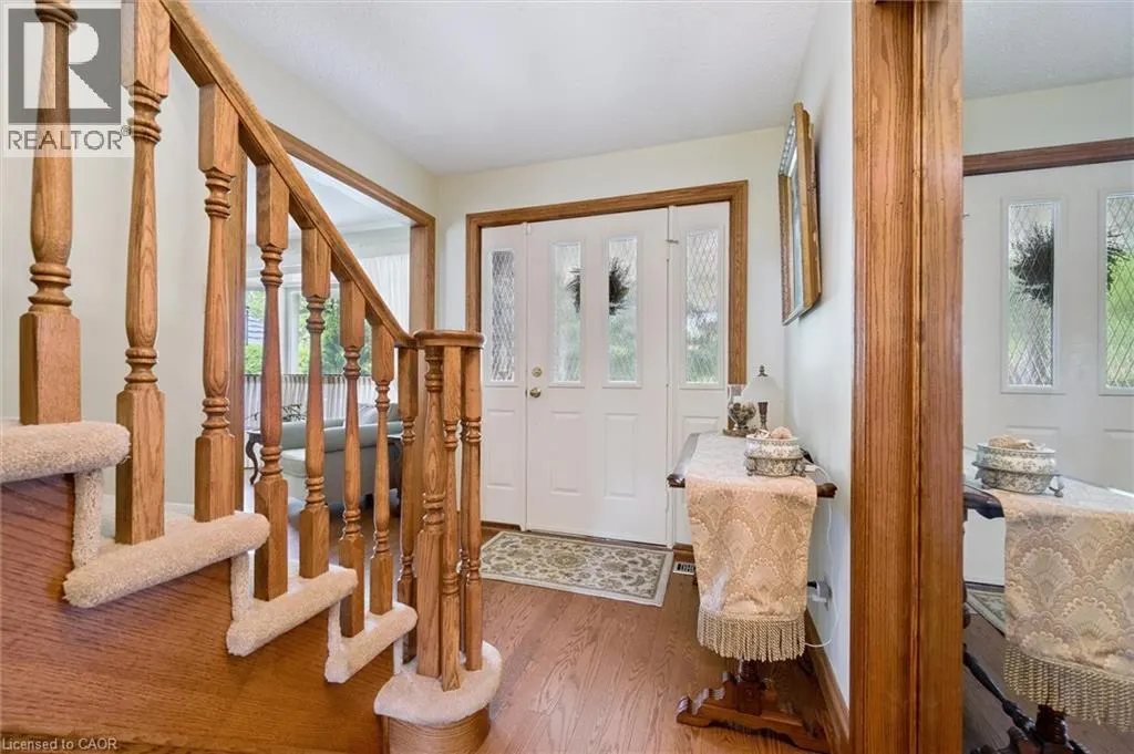 45 APPLEWOOD Crescent