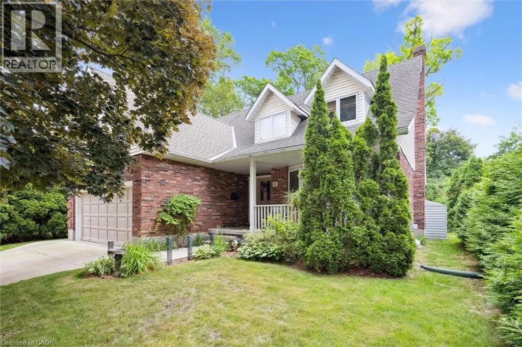 45 APPLEWOOD Crescent