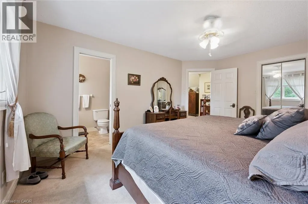 45 APPLEWOOD Crescent