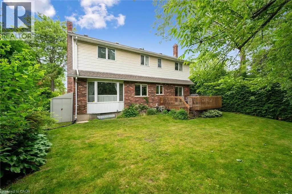 45 APPLEWOOD Crescent
