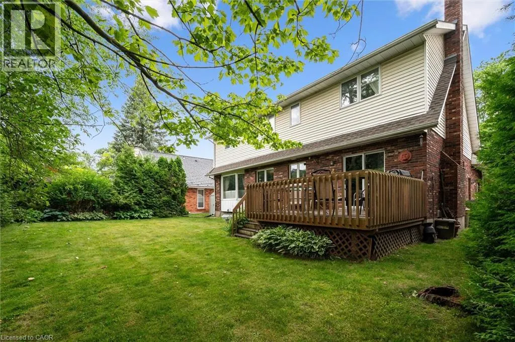 45 APPLEWOOD Crescent