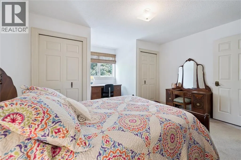 45 APPLEWOOD Crescent