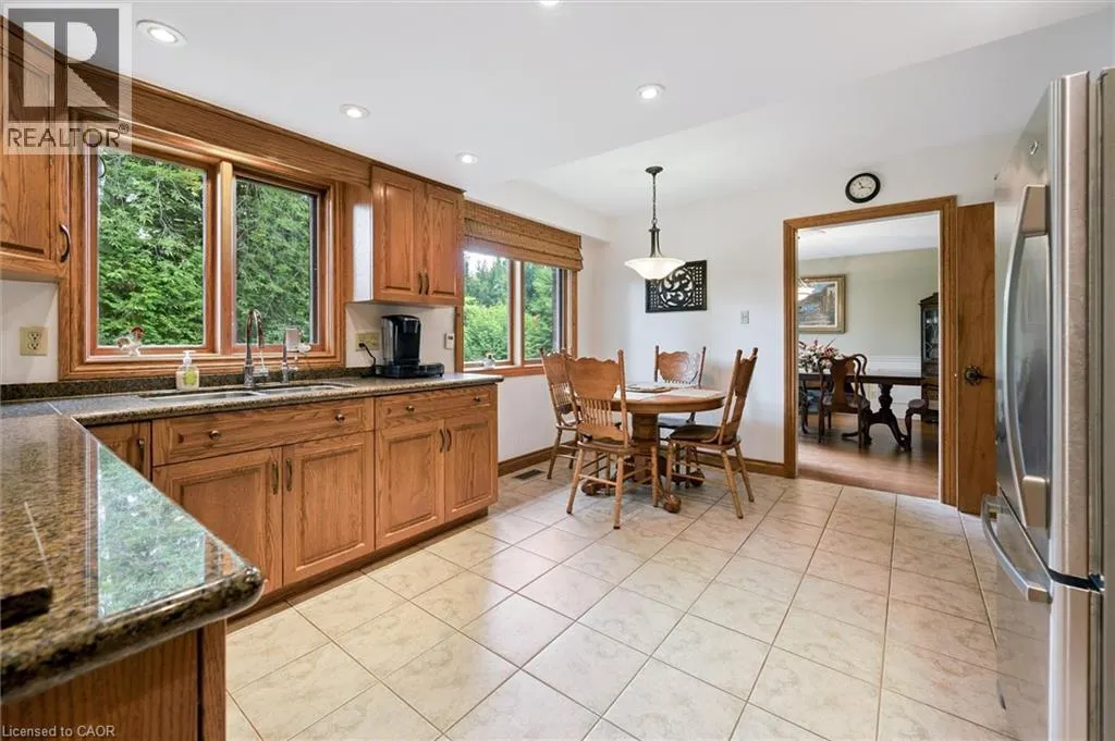 45 APPLEWOOD Crescent