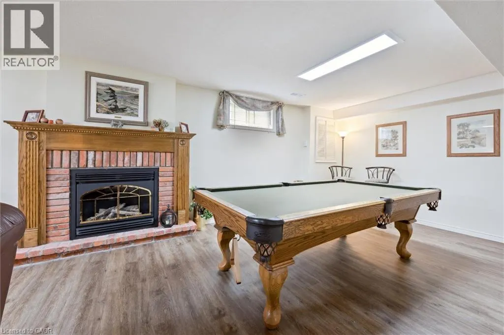 45 APPLEWOOD Crescent