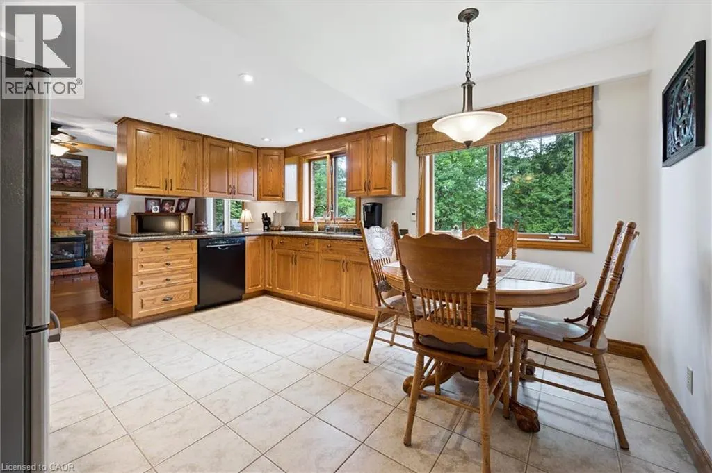 45 APPLEWOOD Crescent