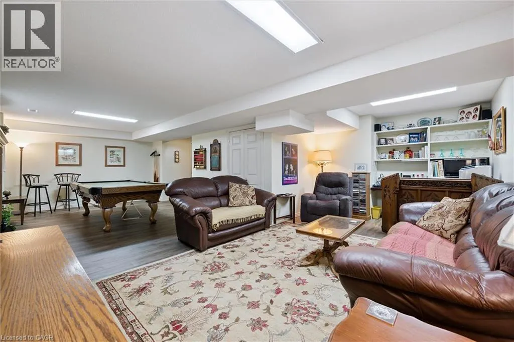 45 APPLEWOOD Crescent