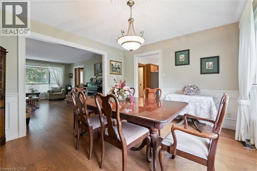 45 APPLEWOOD Crescent