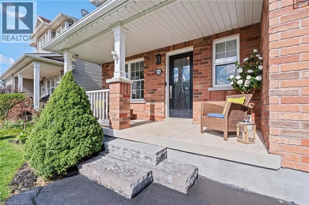 28 HOLLINRAKE Avenue
