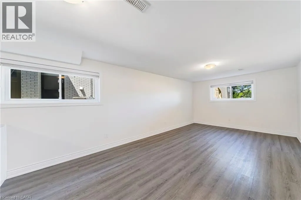 13 MEADOWBROOK Crescent