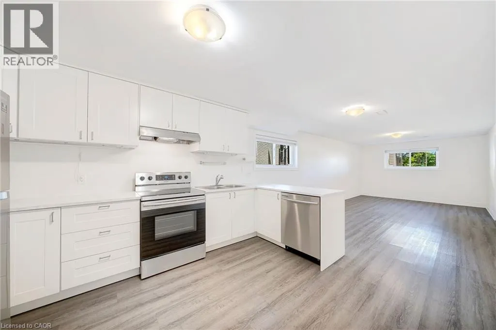 13 MEADOWBROOK Crescent