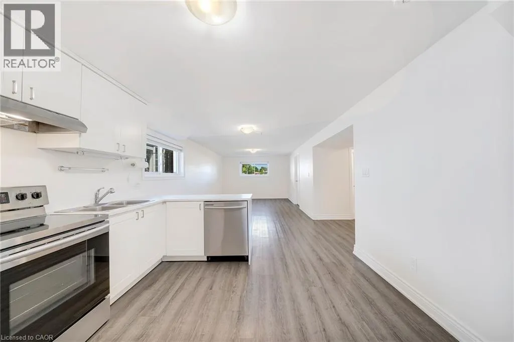 13 MEADOWBROOK Crescent