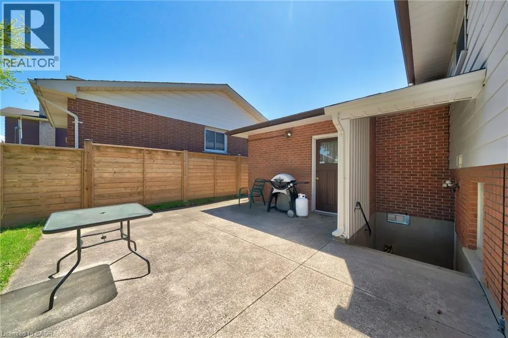 13 MEADOWBROOK Crescent