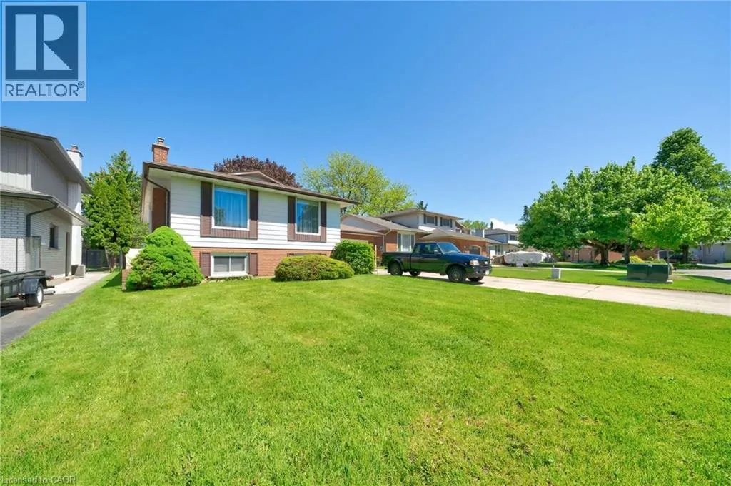 13 MEADOWBROOK Crescent