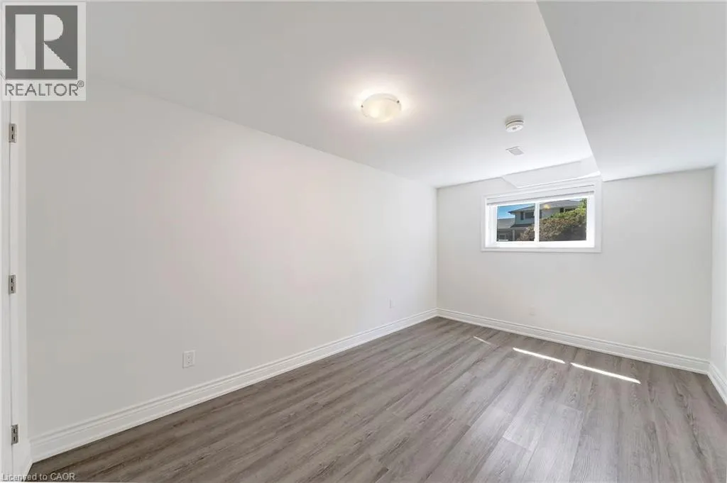 13 MEADOWBROOK Crescent