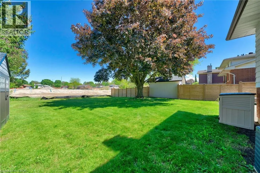 13 MEADOWBROOK Crescent