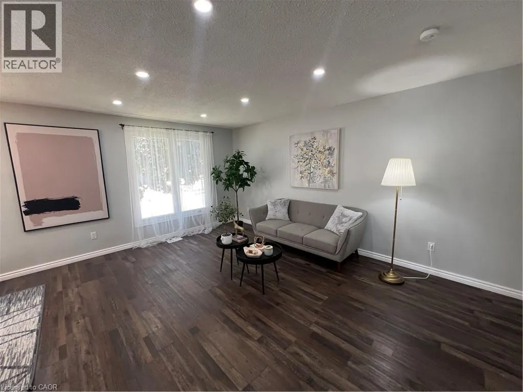 228 LAWNHURST Court