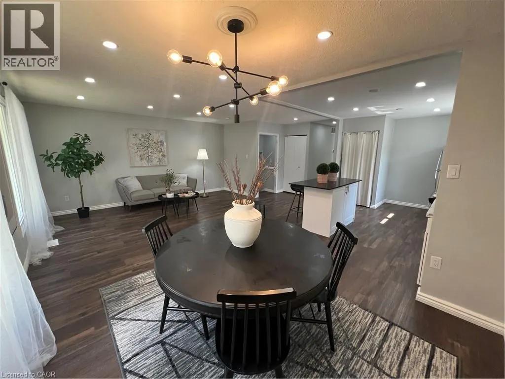 228 LAWNHURST Court