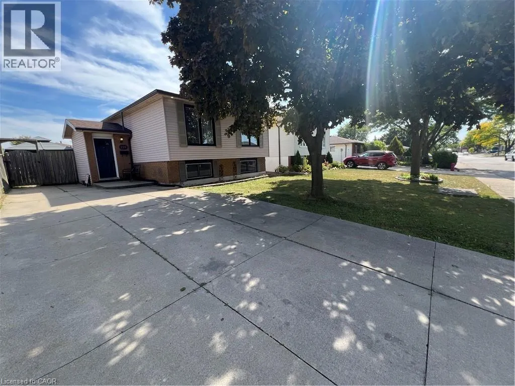 228 LAWNHURST Court