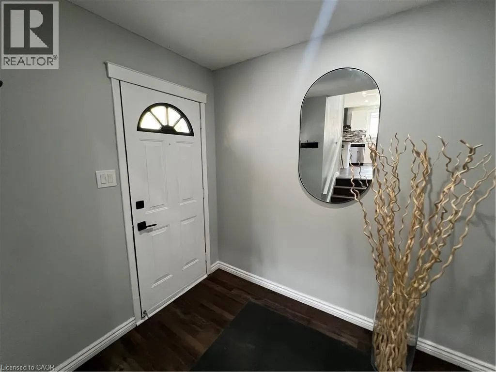228 LAWNHURST Court