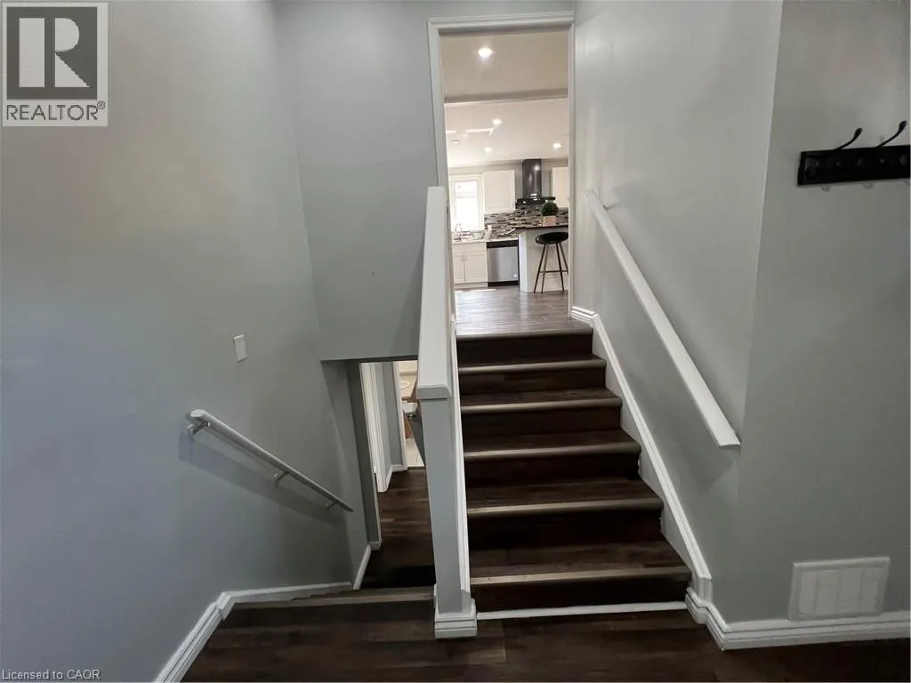 228 LAWNHURST Court