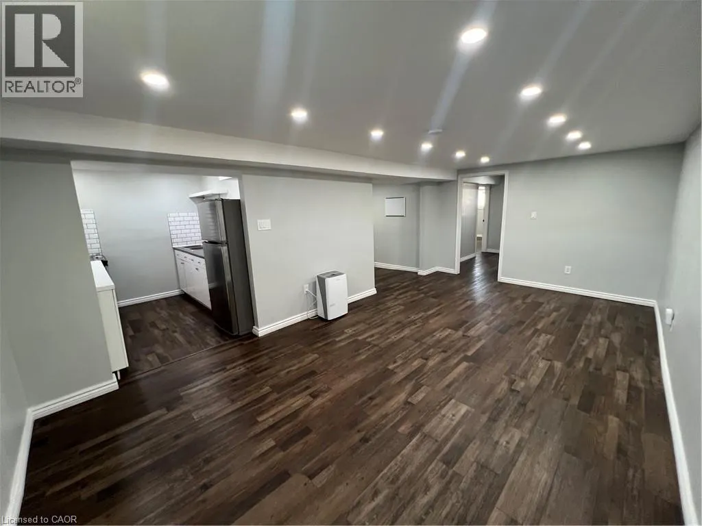 228 LAWNHURST Court