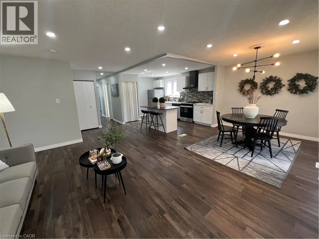 228 LAWNHURST Court