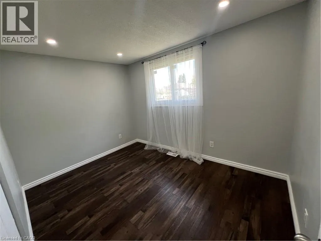 228 LAWNHURST Court